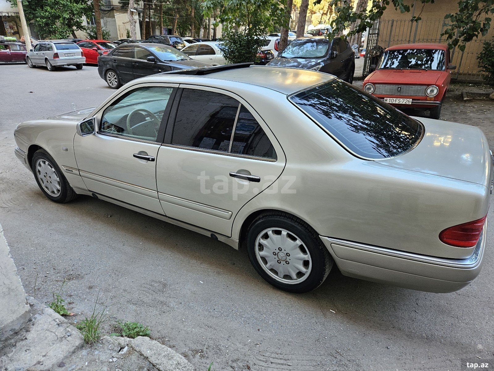 Mercedes E 280, 1998 il (13)