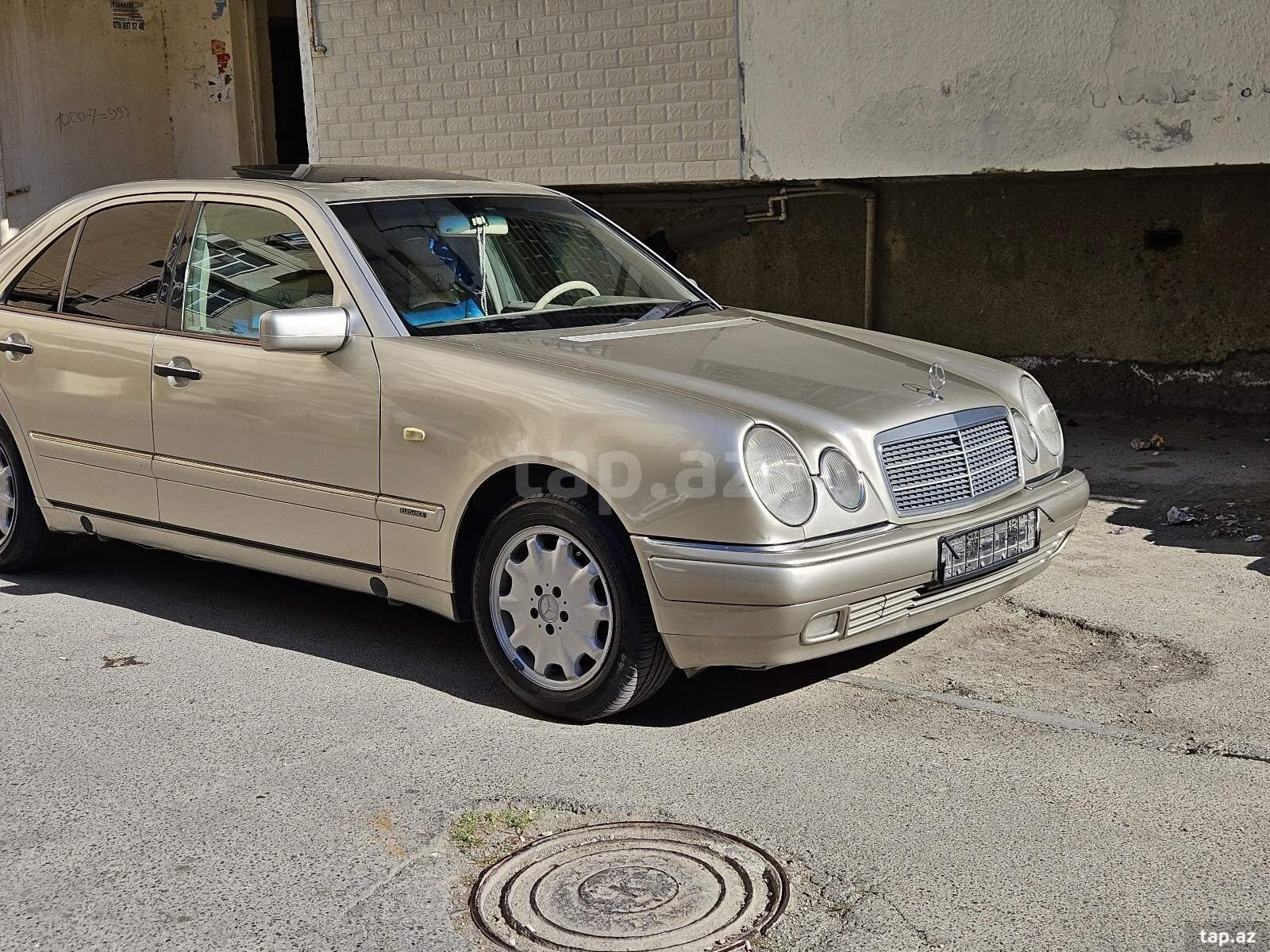 Mercedes E 280, 1998 il (14)