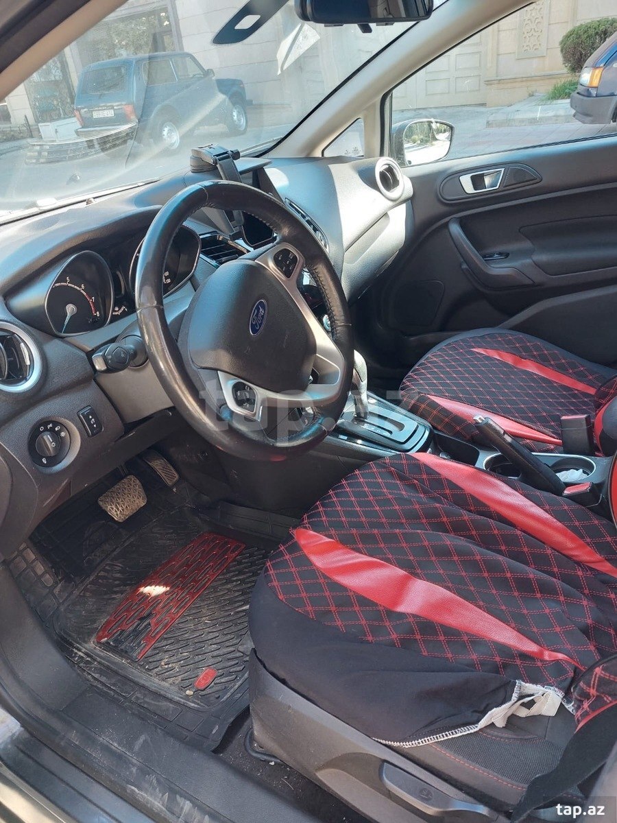 Ford Fiesta, 2015 il (6)