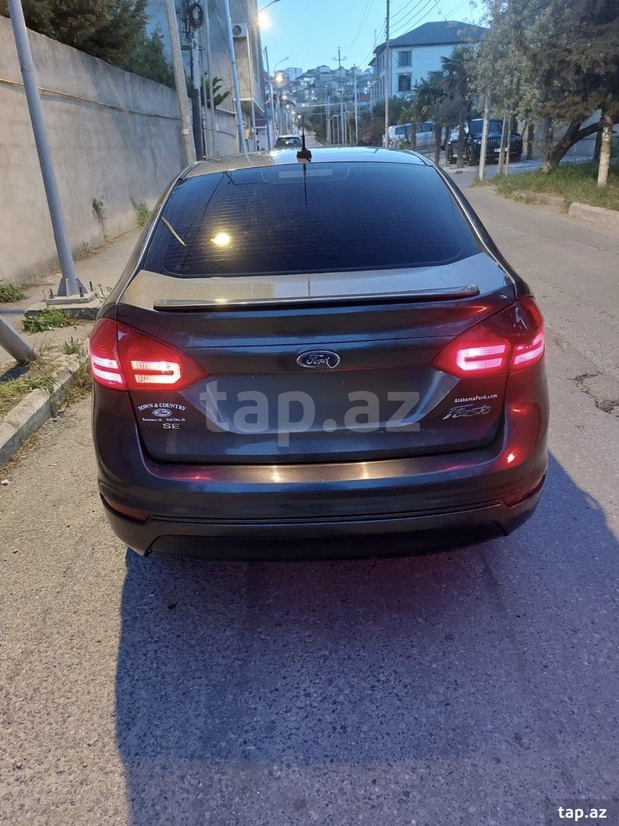 Ford Fiesta, 2015 il (8)