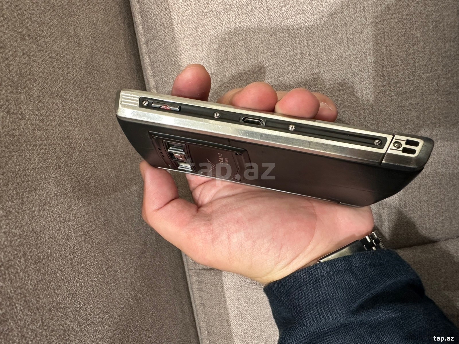 Vertu Signature S Design Black and White 4GB (3)