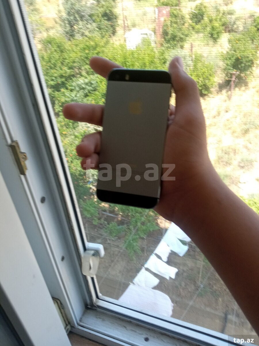 Apple iPhone 5S White/Silver 32GB (2)