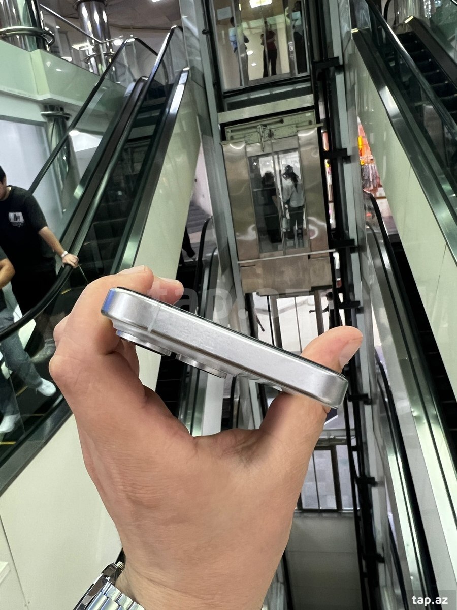 Apple iPhone 15 Pro White Titanium 128GB/8GB (6)