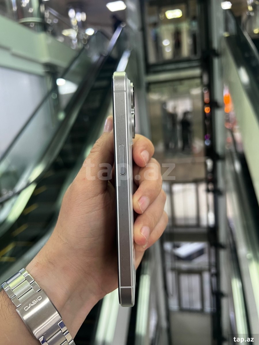 Apple iPhone 15 Pro White Titanium 128GB/8GB (4)