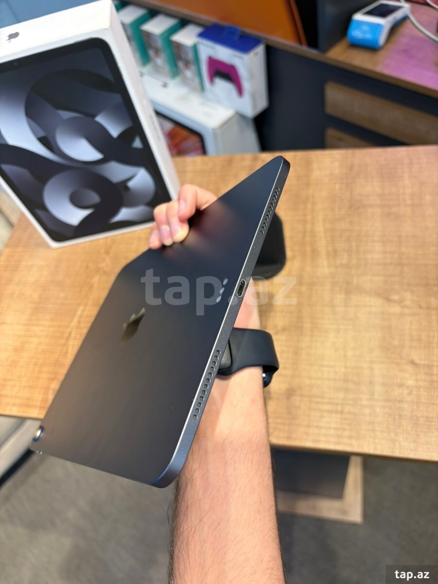 Apple iPad Air M1 Space Gray, 64GB (6)