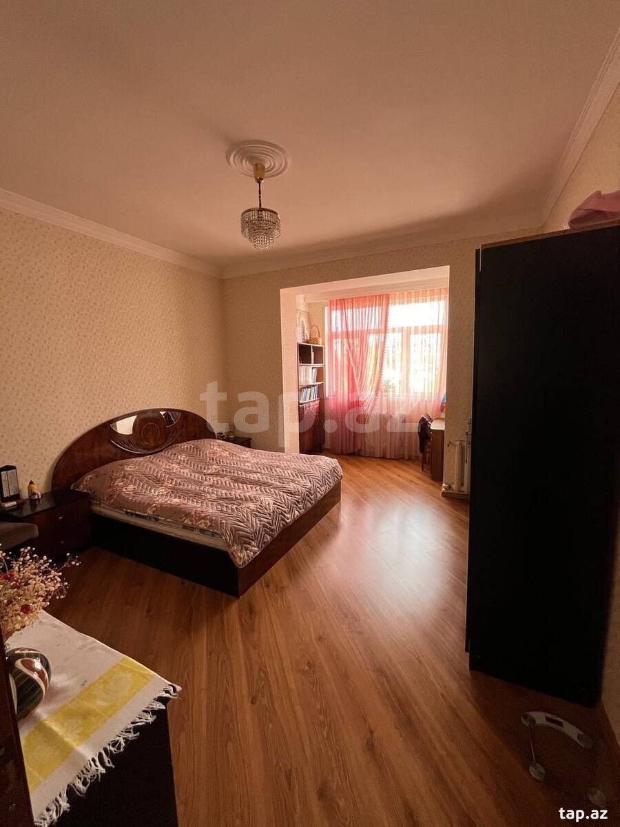2-otaqlı mənzil, Ayna Sultanova küç. 11, 62 m²