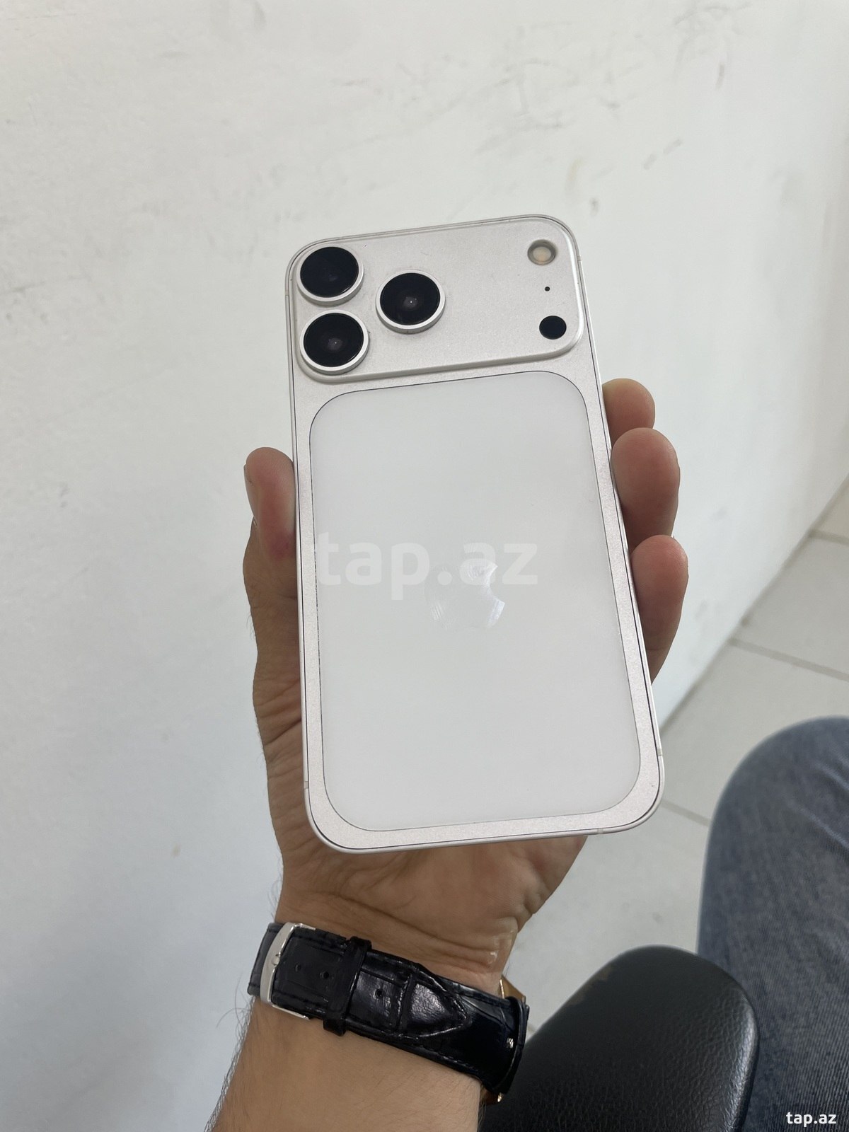 Apple iPhone XR White 64GB/3GB (2)