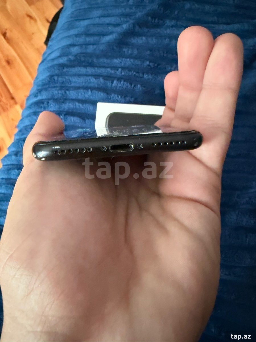 Apple iPhone SE (2020) Black 64GB/3GB (5)