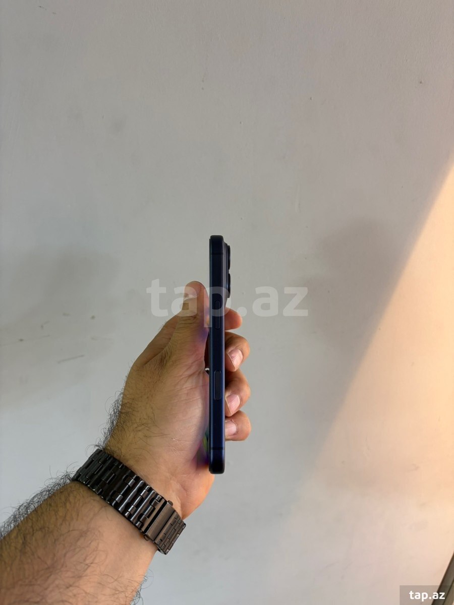 Apple iPhone 17 Pro Deep Blue 256GB/12GB (2)