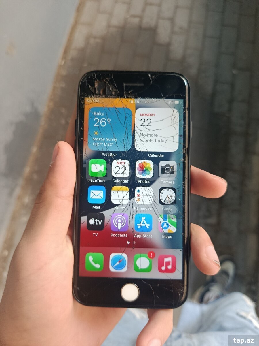 Apple iPhone 7 Black 128GB (3)