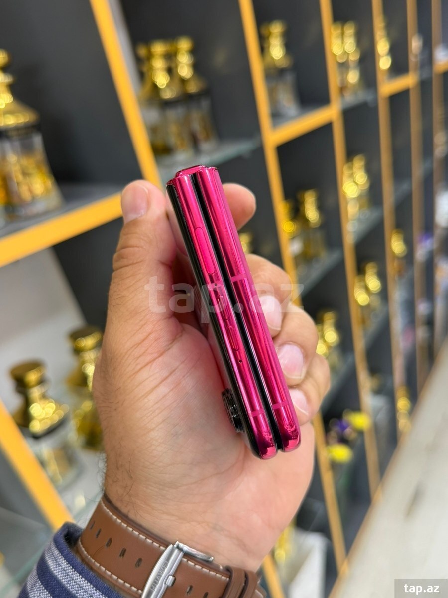 Motorola Razr 50 Ultra 256GB (9)