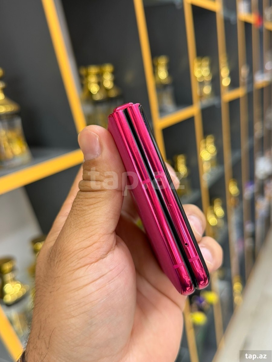 Motorola Razr 50 Ultra 256GB (7)
