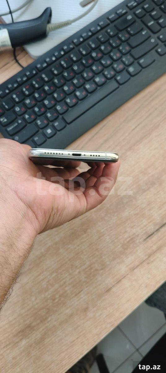 Apple iPhone XS Max Silver 256GB/4GB (6)