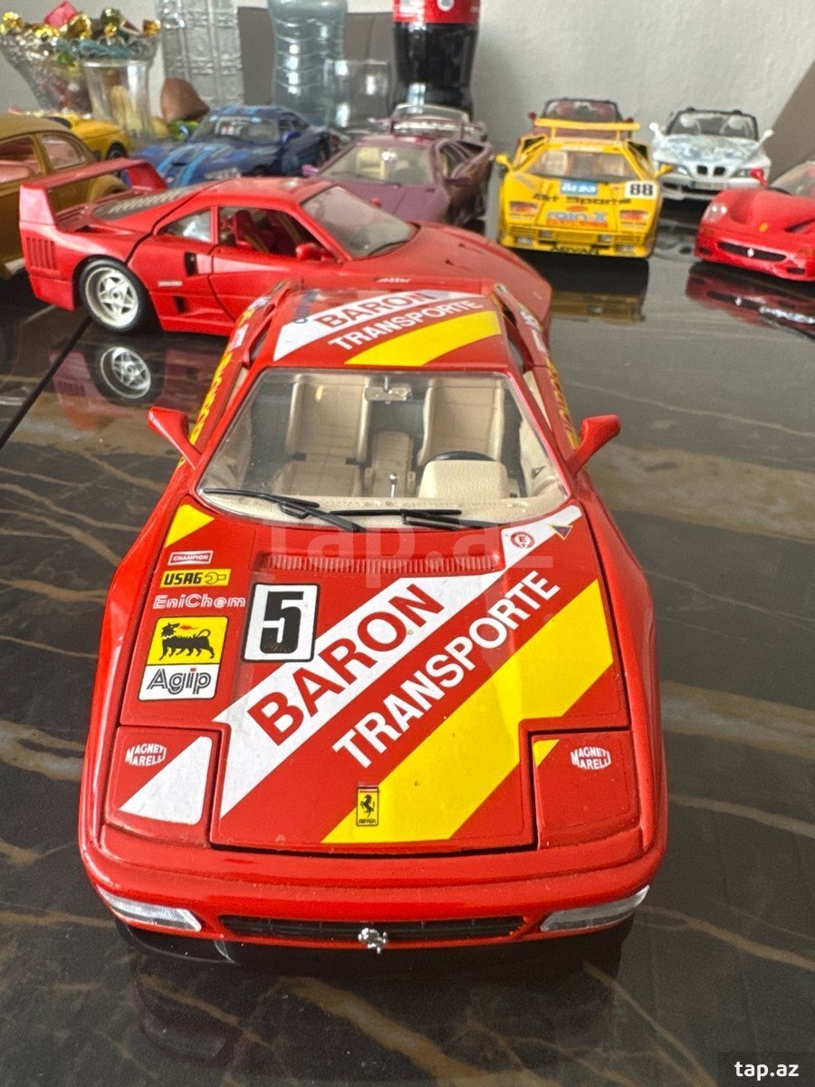 Ferrari 348 1/18 modeli (8)