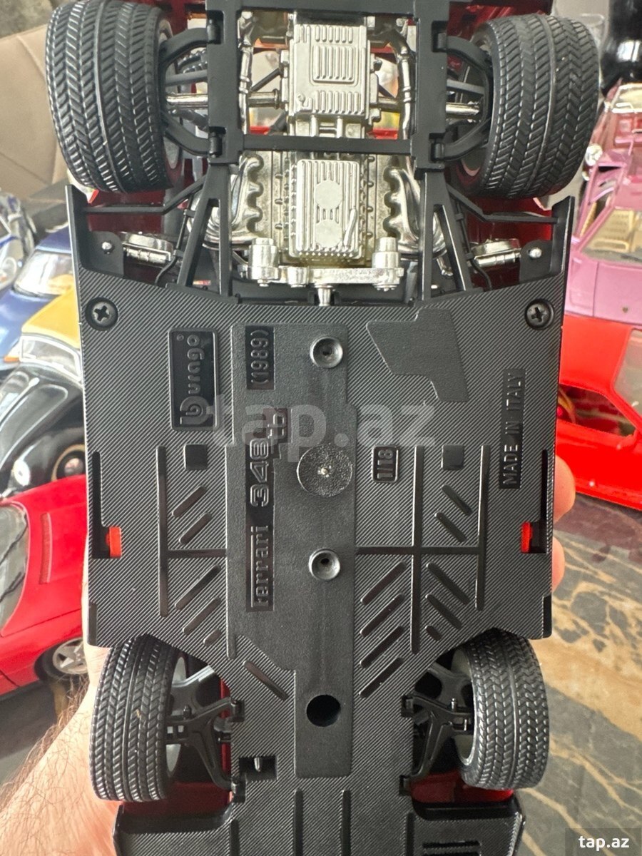 Ferrari 348 1/18 modeli (10)