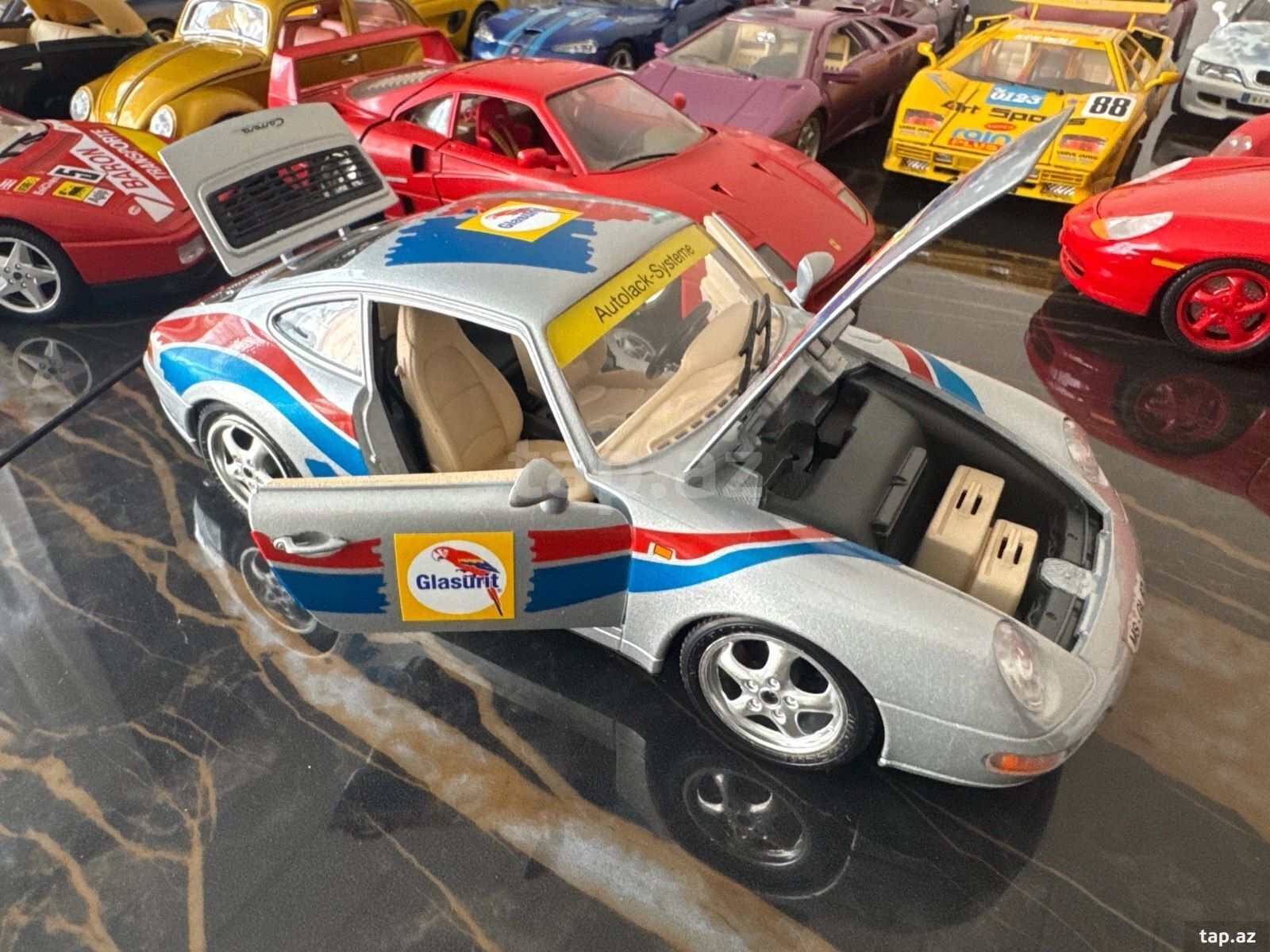 Model Porsche 1/18 (5)