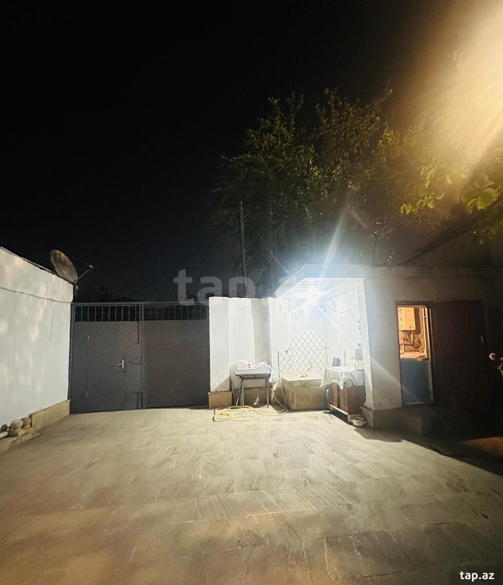 Həyət evi, Məlik Aslanov küç. 4 (8)