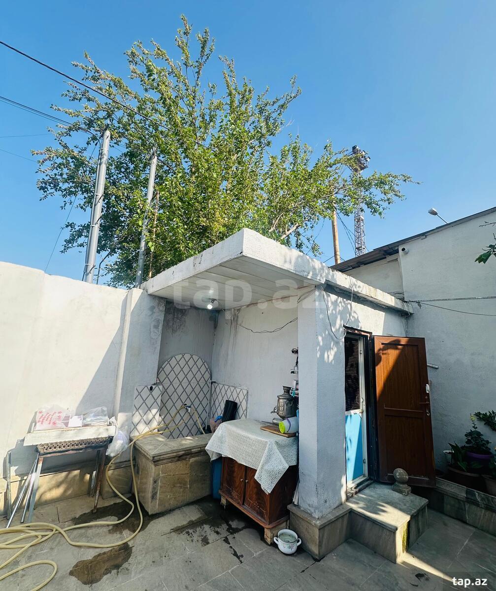 Həyət evi, Məlik Aslanov küç. 4 (10)
