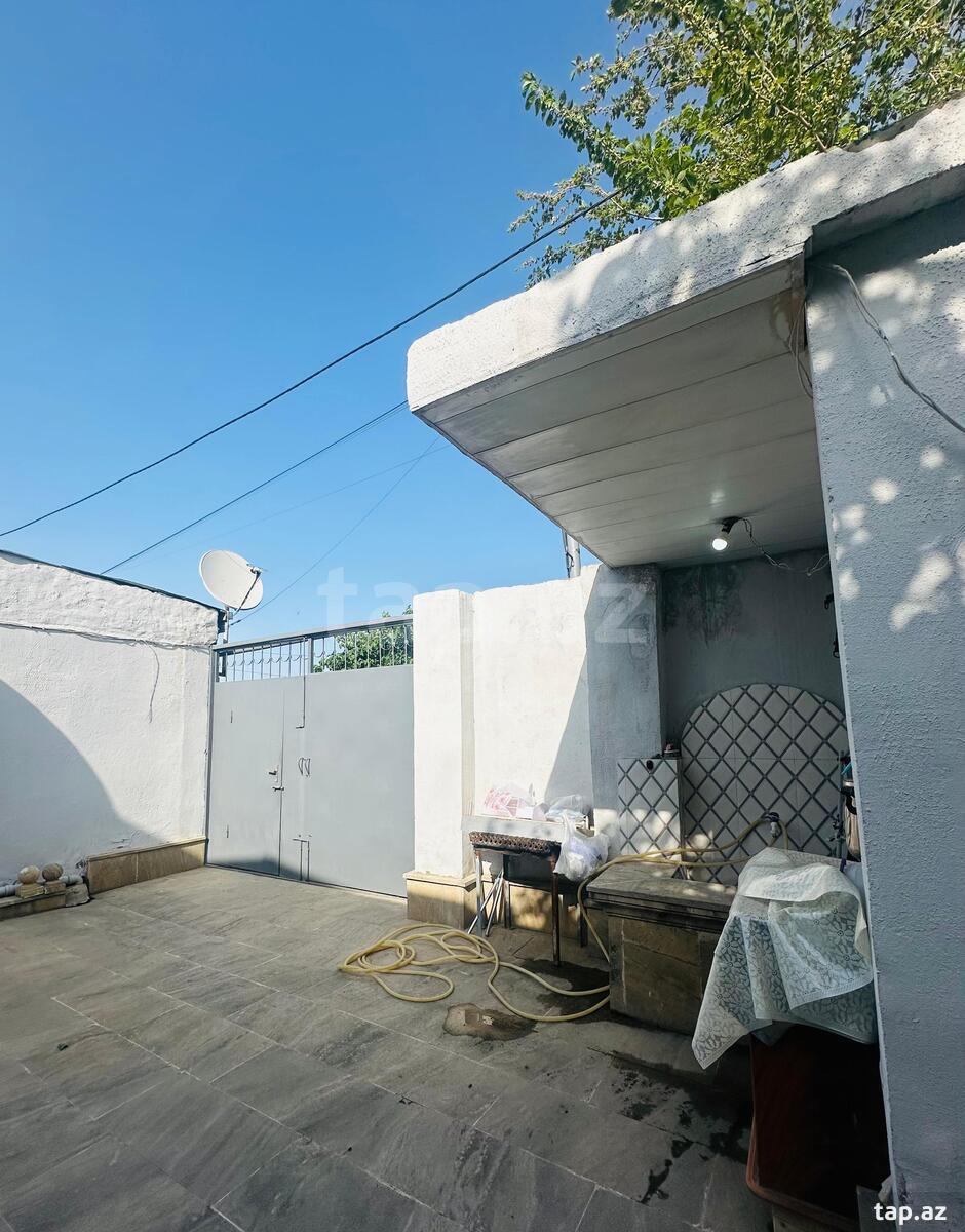 Həyət evi, Məlik Aslanov küç. 4 (13)