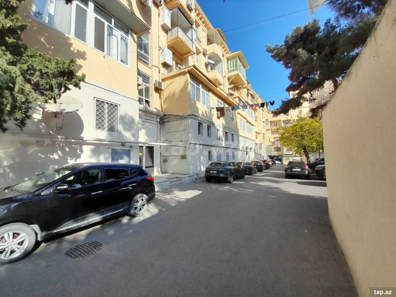 3-otaqlı mənzil, Bakıxanov küç. 30, 93.3 m² (3)