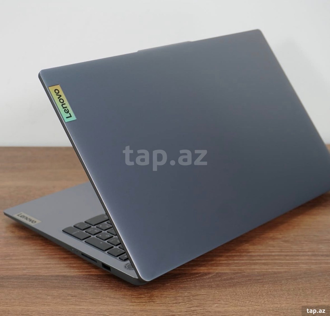 Lenovo IdeaPad Slim 3 15IRU9 14