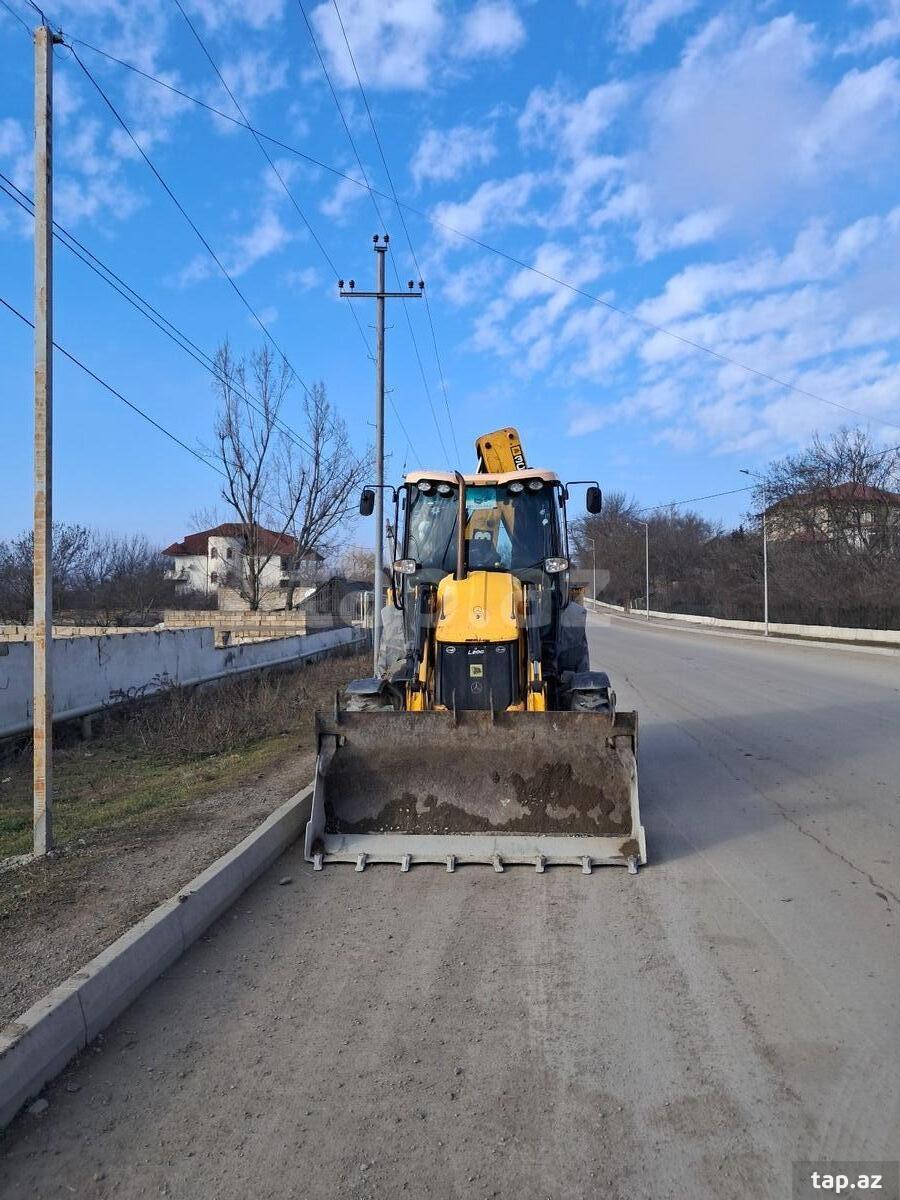 Ekskavator JCB, 2011 il (2)