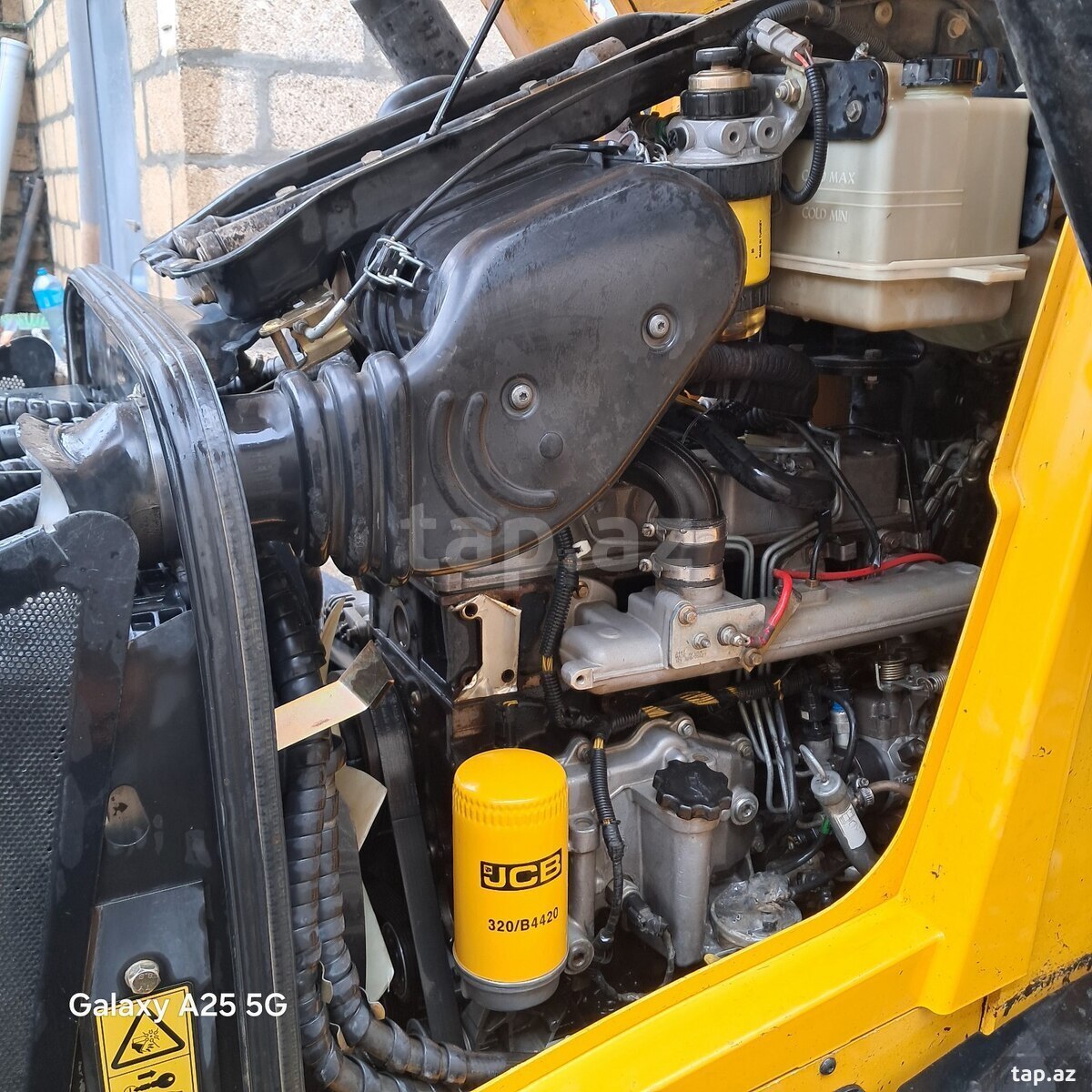 Ekskavator JCB, 2011 il (3)
