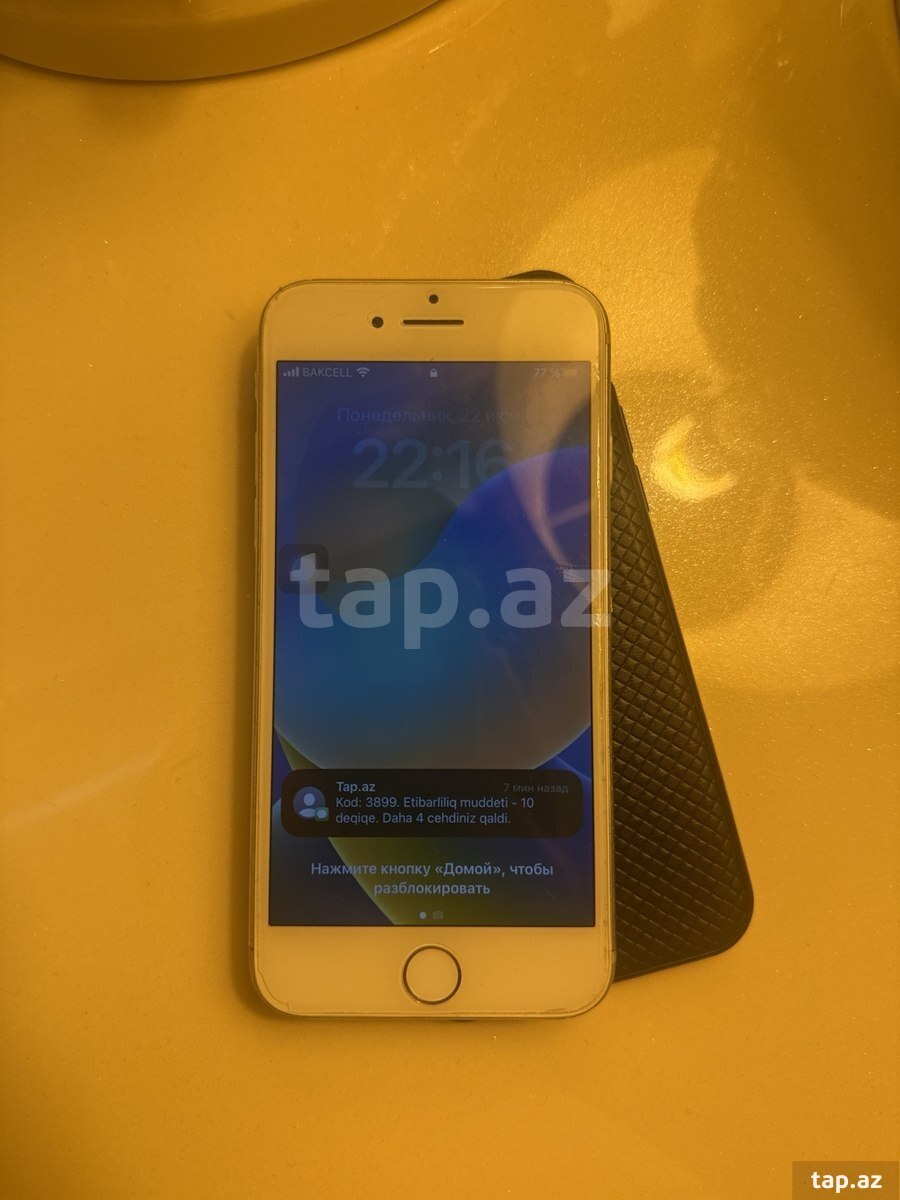 Apple iPhone 8 Silver 64GB (7)