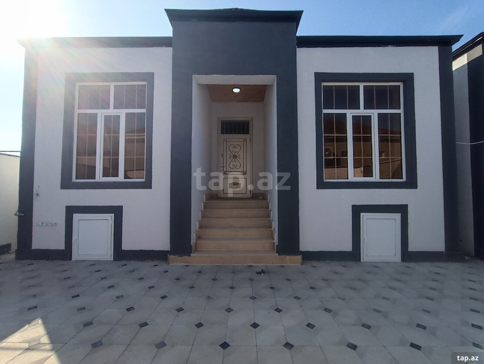 Həyət evi, Savalan qəs. (2)