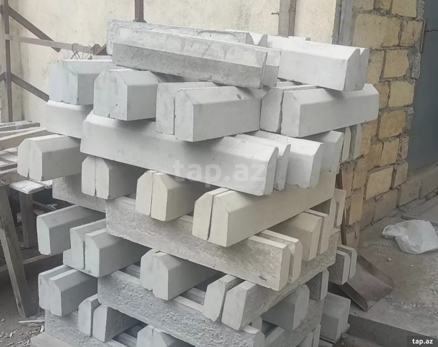 Ağlay plitələr (25)