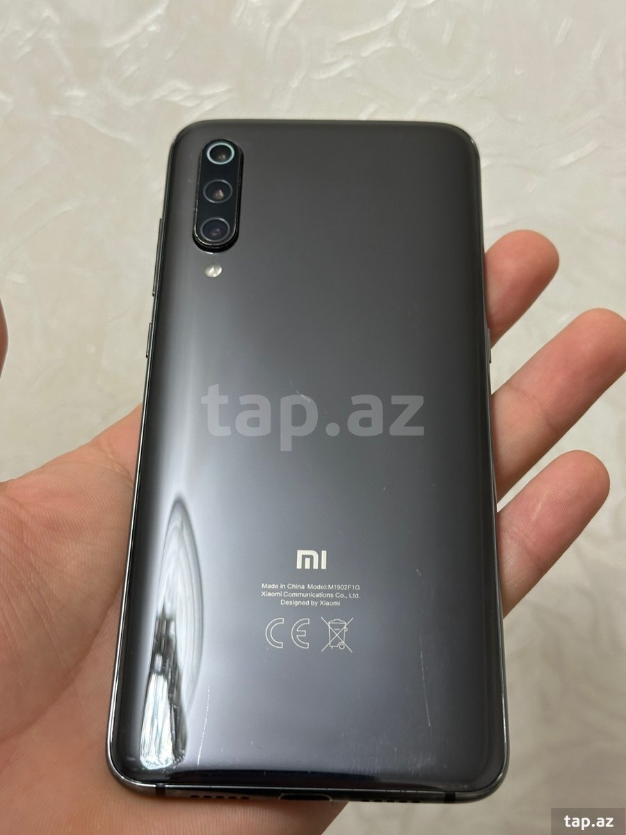 Xiaomi Mi 9 Piano Black 64GB/6GB (3)