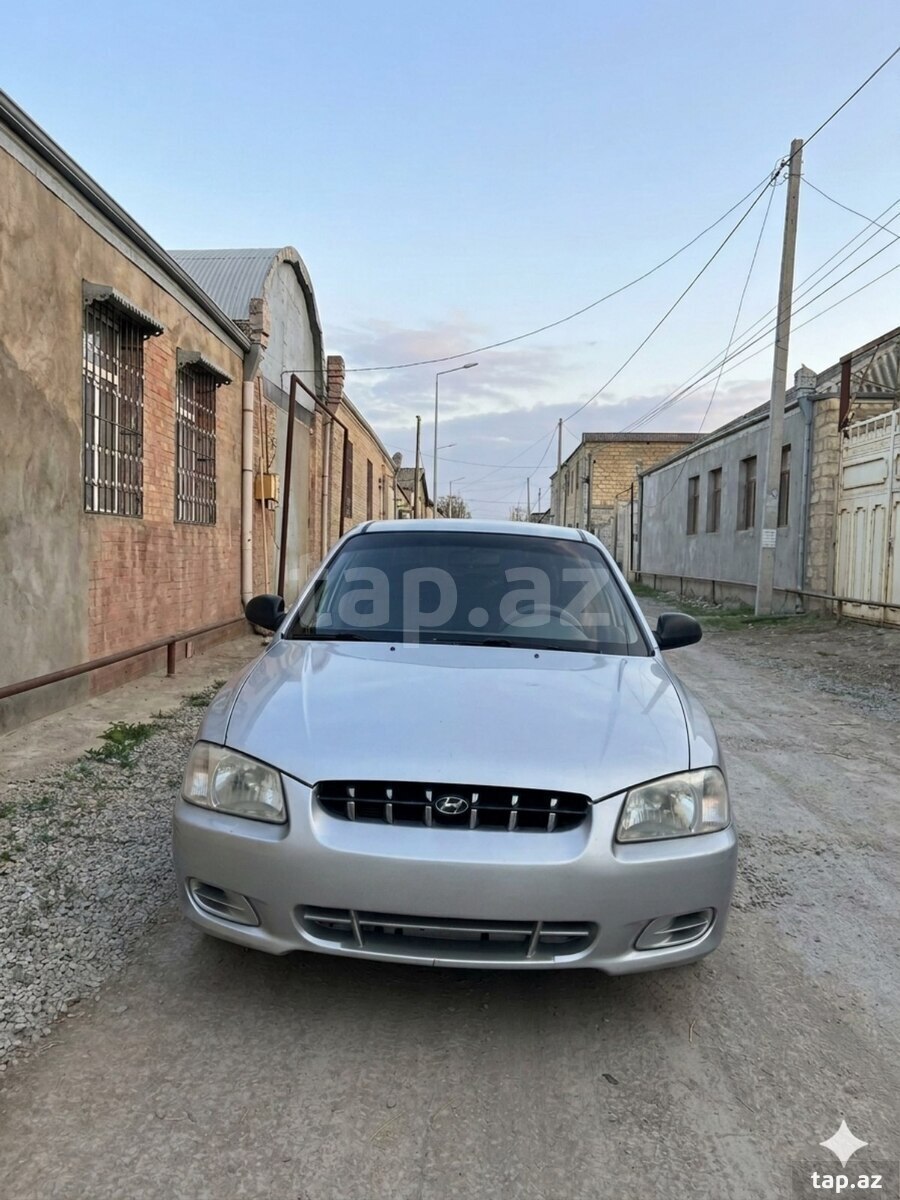 Hyundai Accent, 2001 il