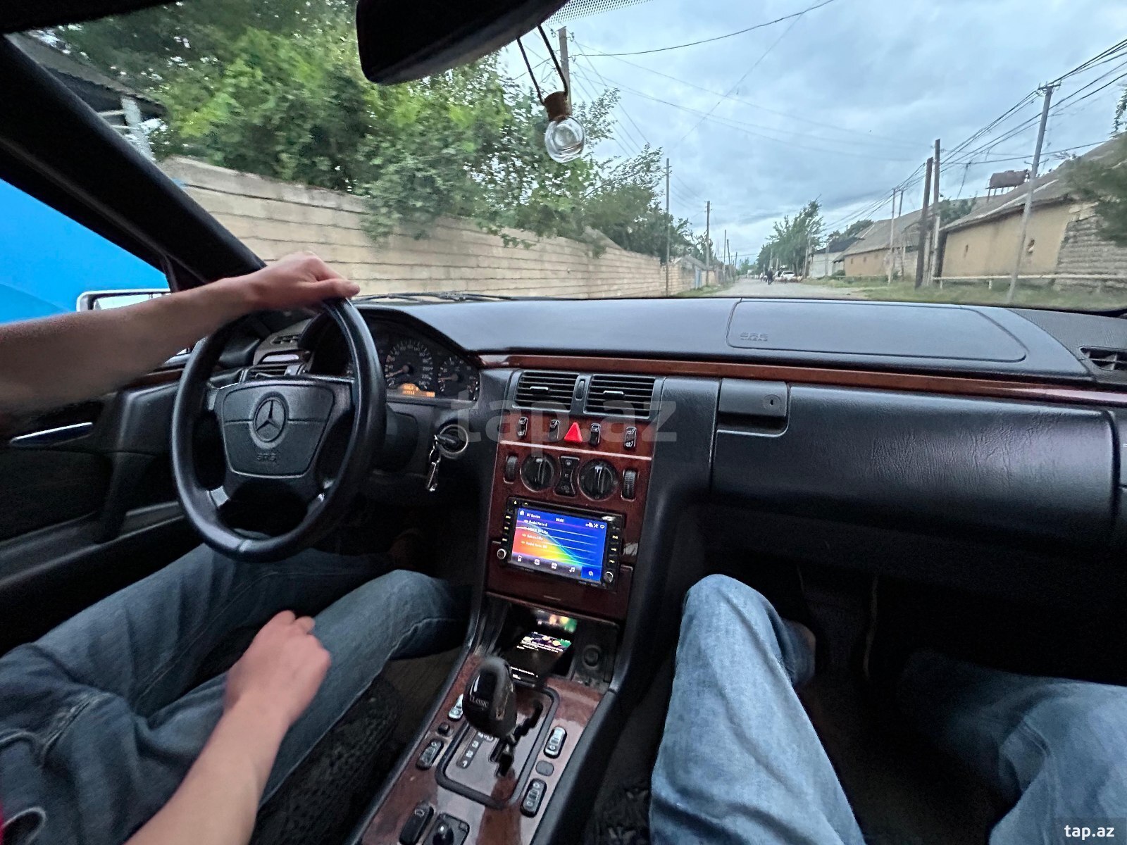 Mercedes E 240, 1998 il (15)