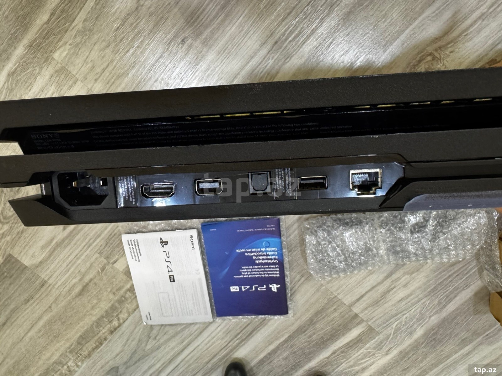 Sony PlayStation 4 Pro 1TB (3)