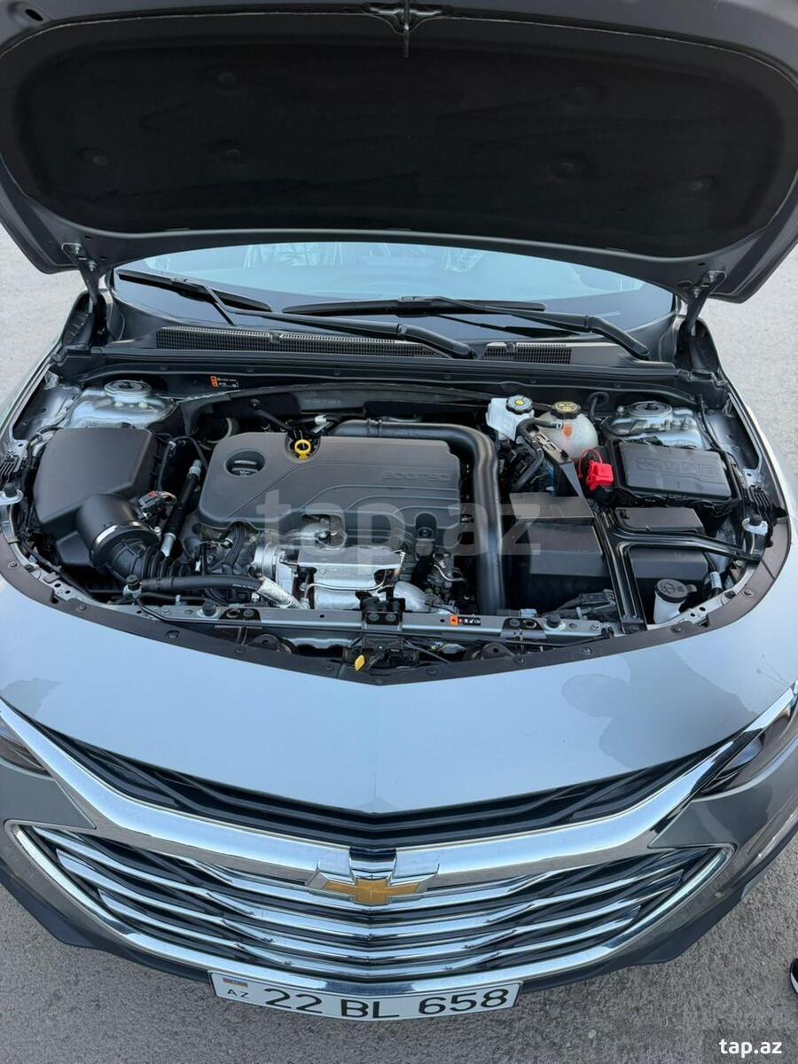 Chevrolet Malibu, 2023 il (8)