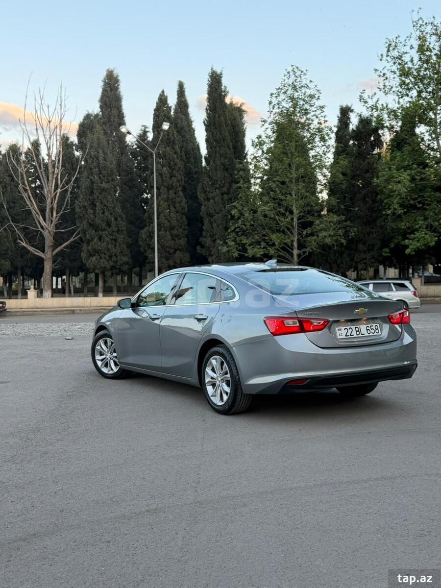 Chevrolet Malibu, 2023 il (4)