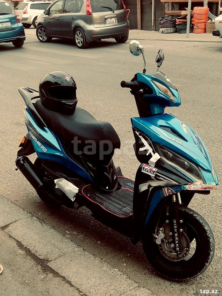 Moped, 2023 il