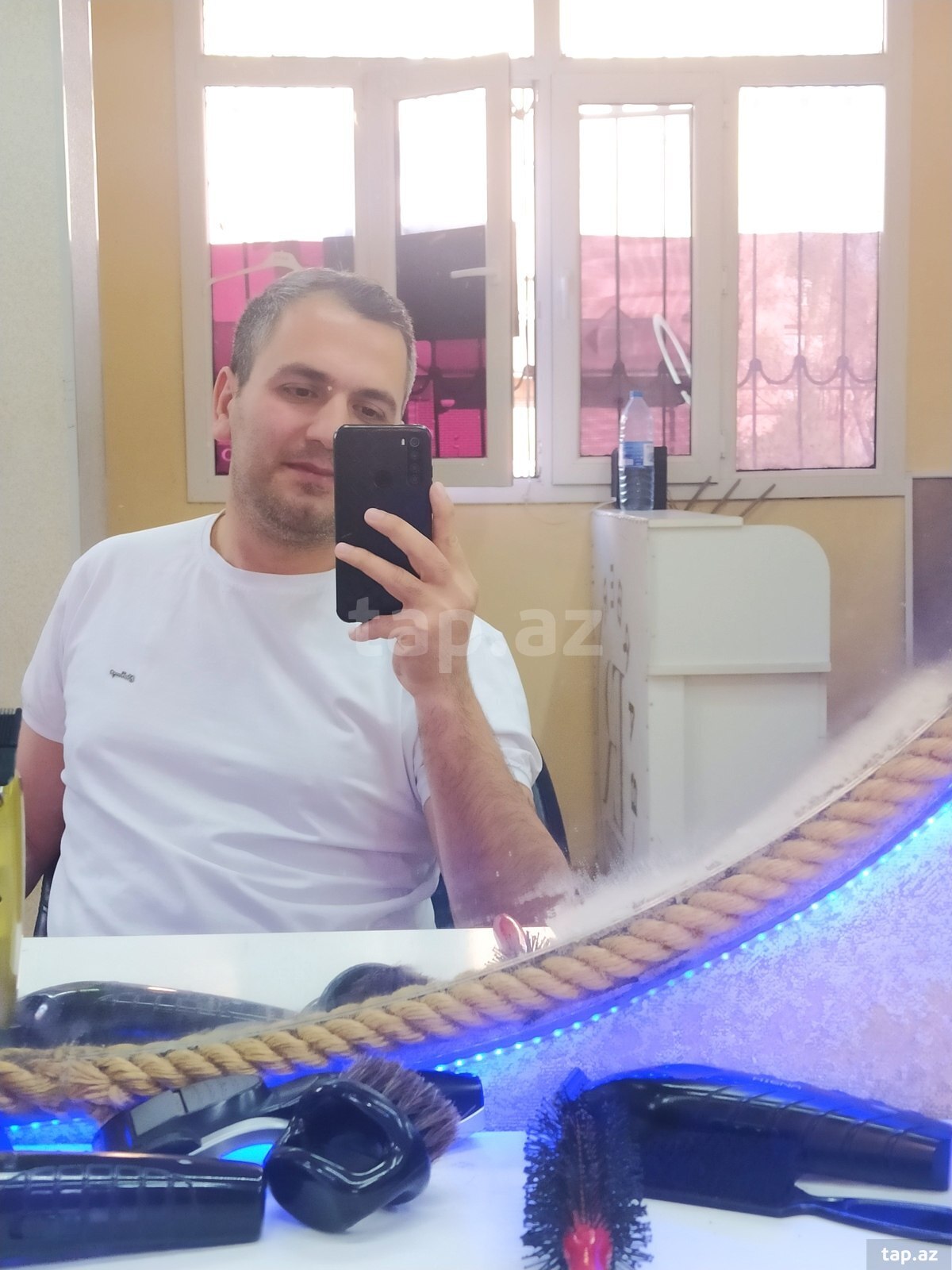 Satış üzrə menecer işi axtarıram