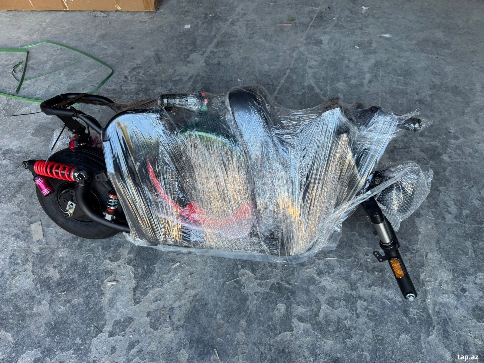 Skuter Moped, 2025 il (4)