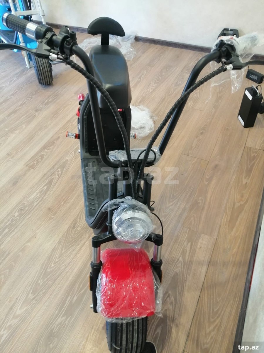 Skuter Moped, 2025 il (11)
