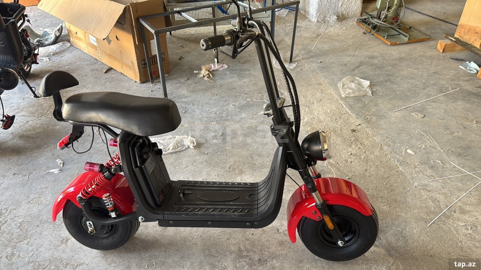 Skuter Moped, 2025 il (9)