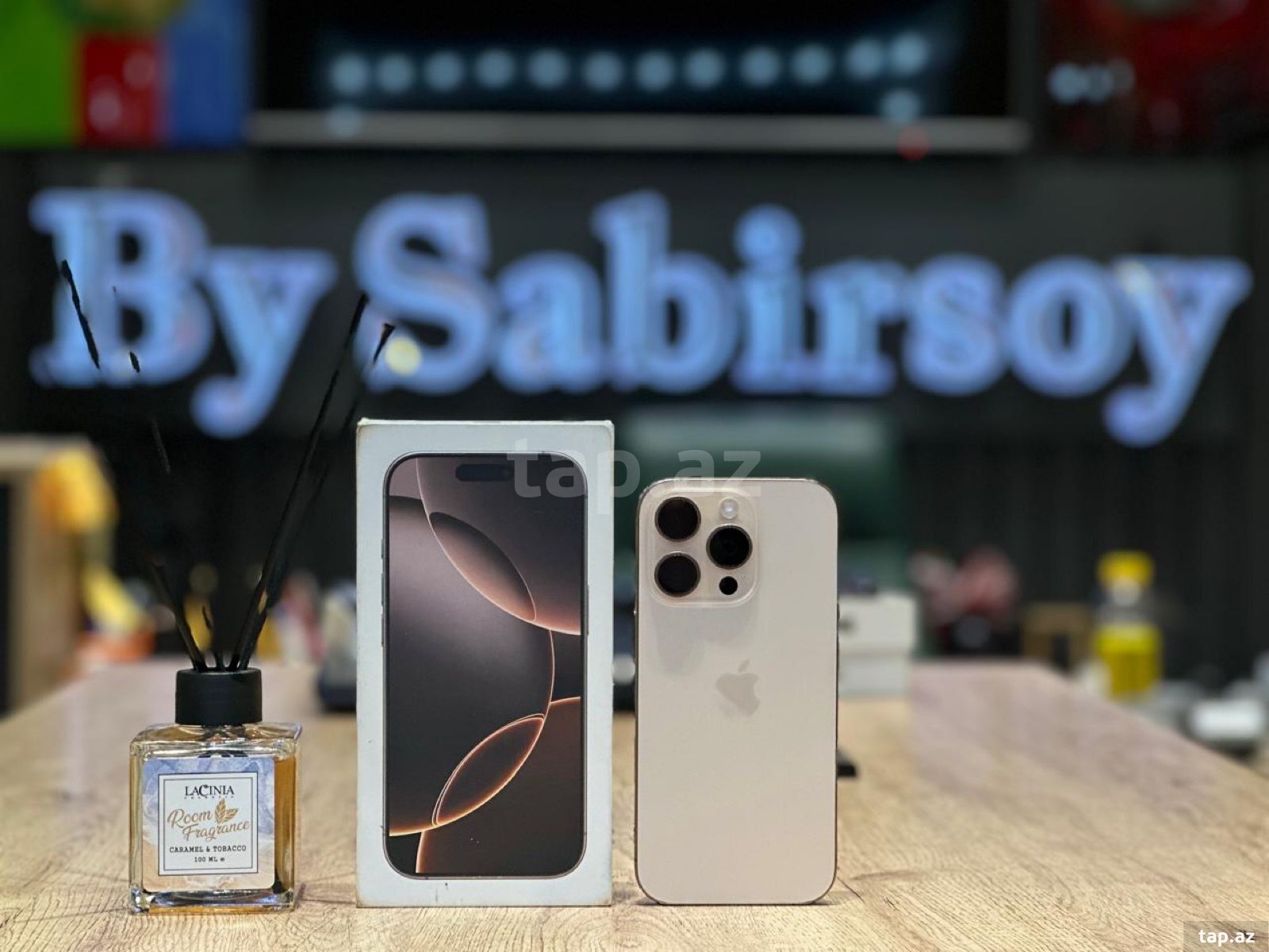 Apple iPhone 16 Pro Desert Titanium 128GB/8GB