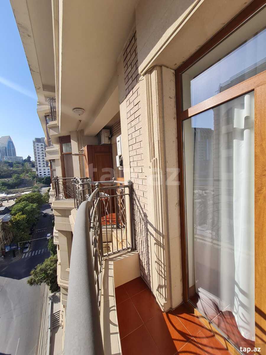 4-otaqlı yeni tikili, Bünyad Sərdarov küç., 200 m² (15)