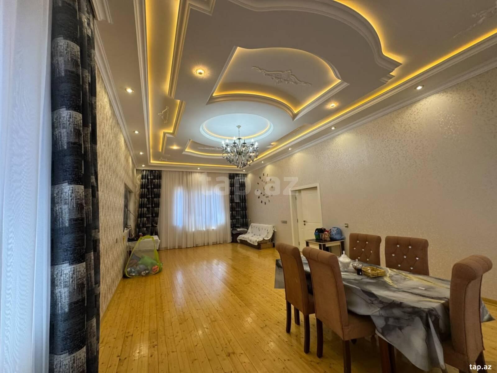 Həyət evi, Güllü bağ (28)