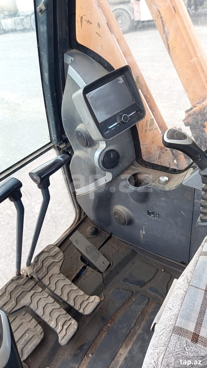Tikinti texnikası Hyundai 300-LC 9T, 2018 il (3)