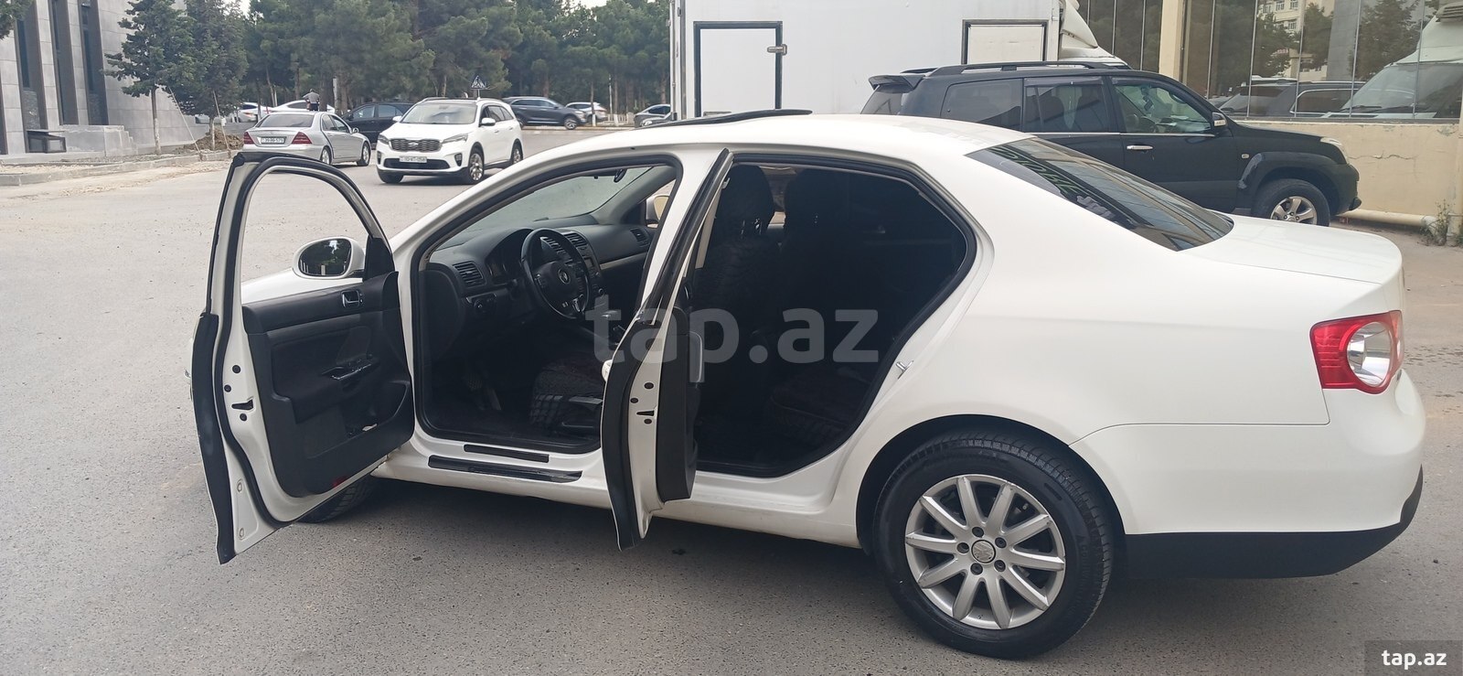 Volkswagen Jetta, 2010 il (10)