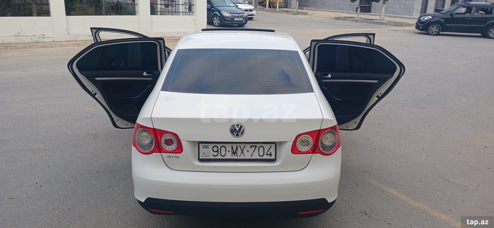 Volkswagen Jetta, 2010 il (2)