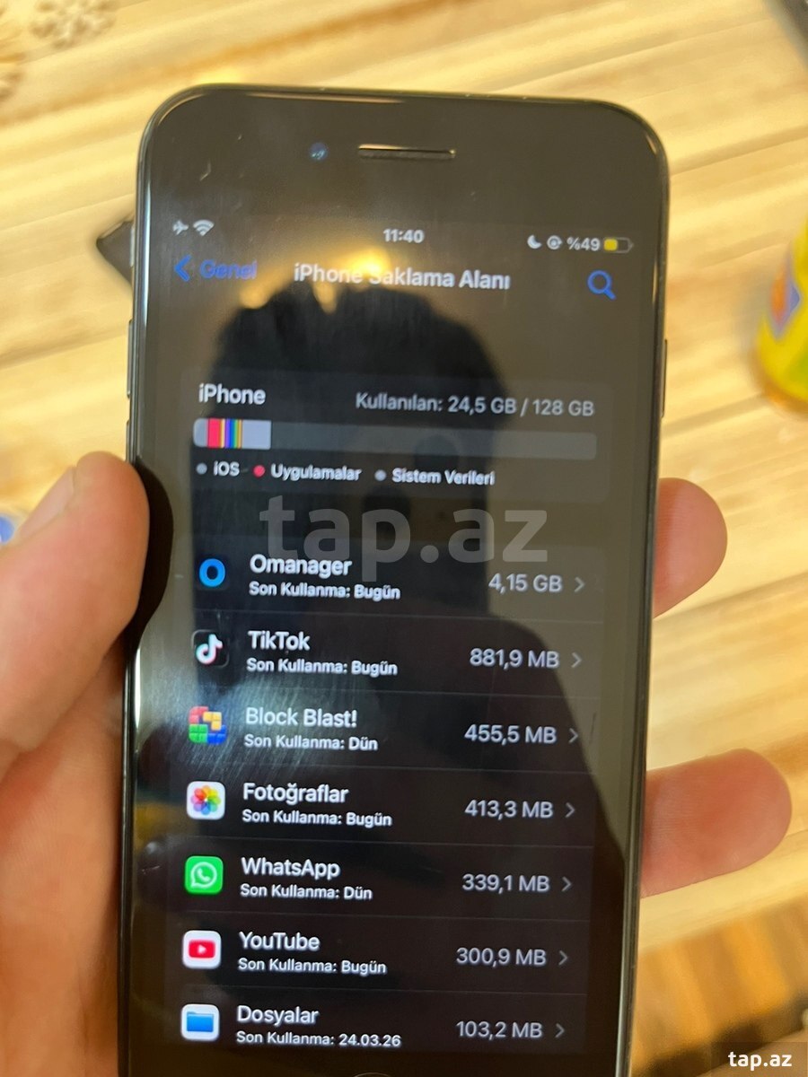 Apple iPhone 7 Jet Black 128GB (4)