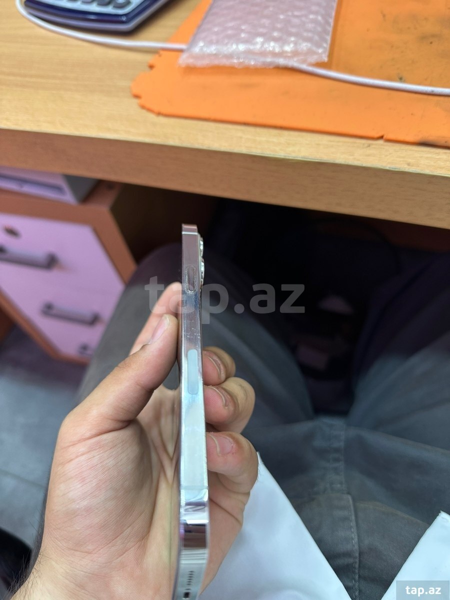 Apple iPhone 13 Pro Max Silver 256GB/6GB (2)