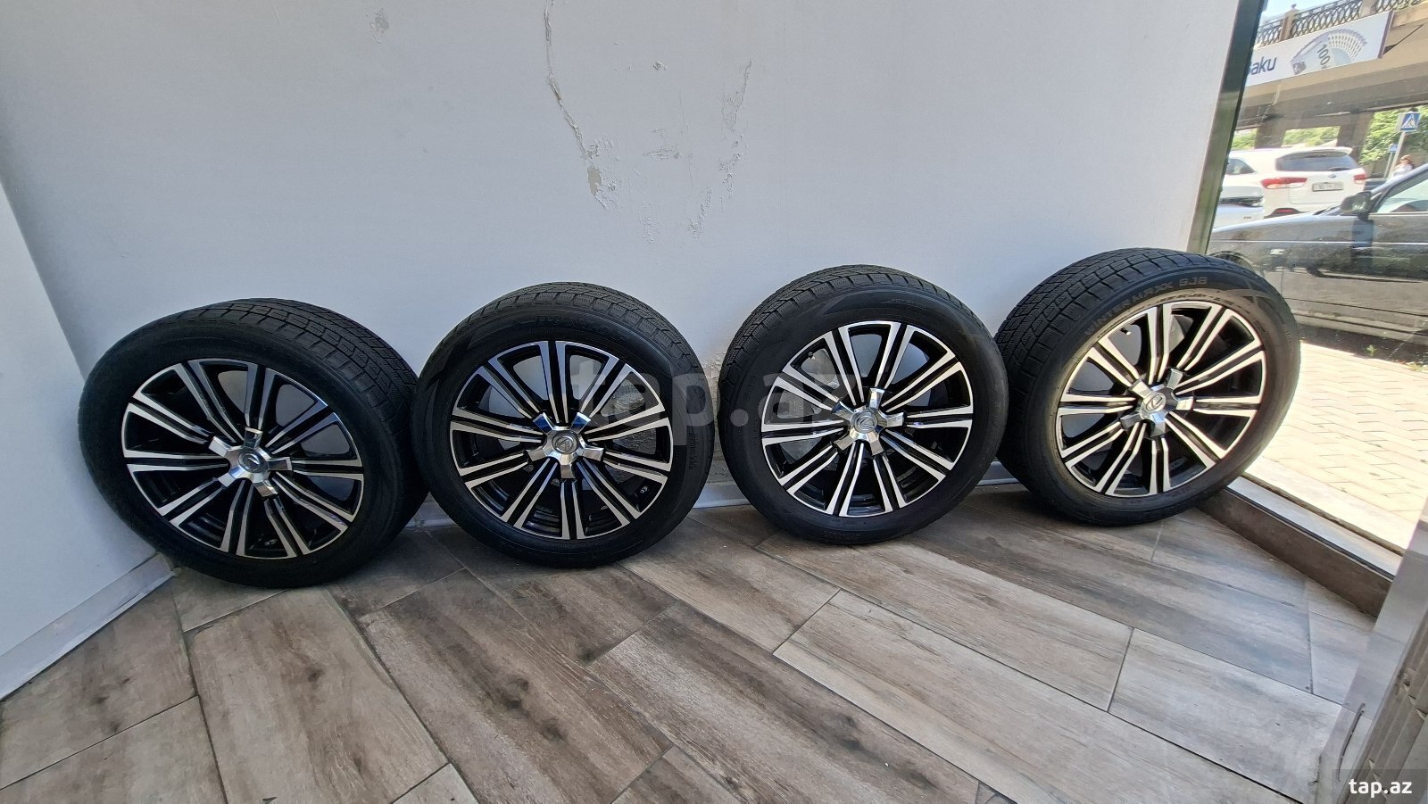 Lexus LX570 üçün Dunlop təkərləri 275/50 R21